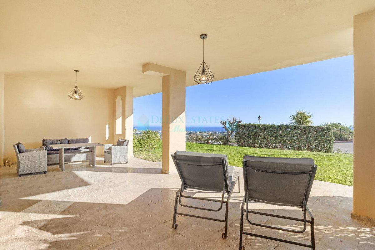 Ground Floor Apartment for sale in Benahavis