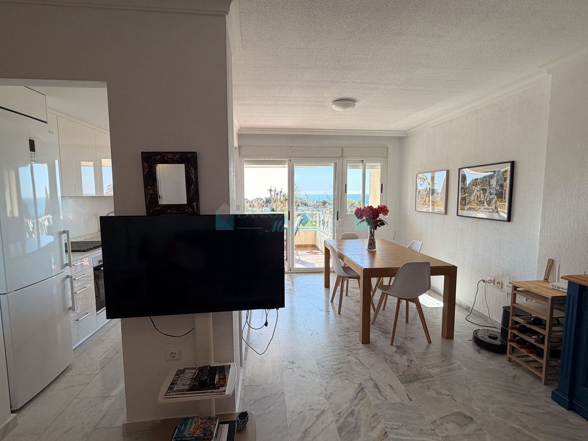 Apartamento en venta en Costabella, Marbella Este