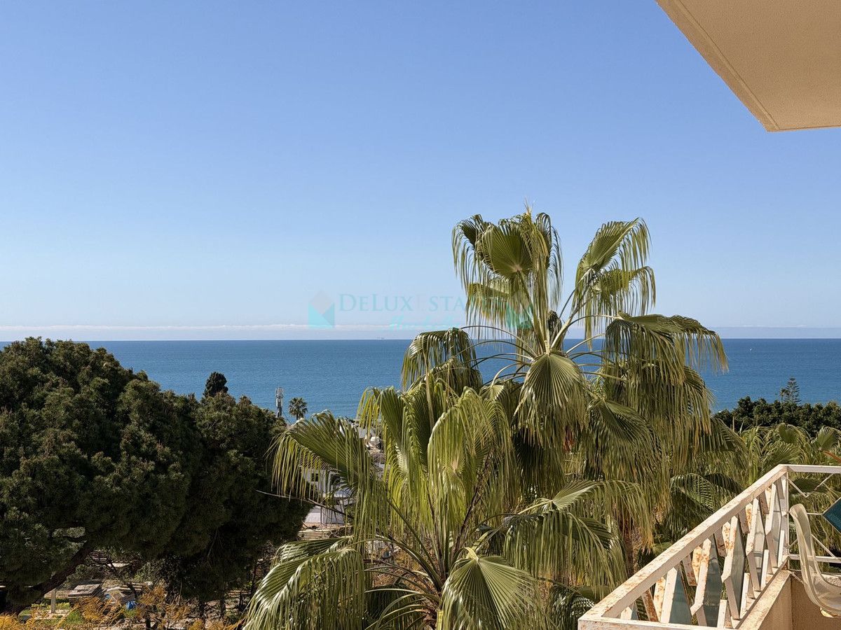 Apartamento en venta en Costabella, Marbella Este