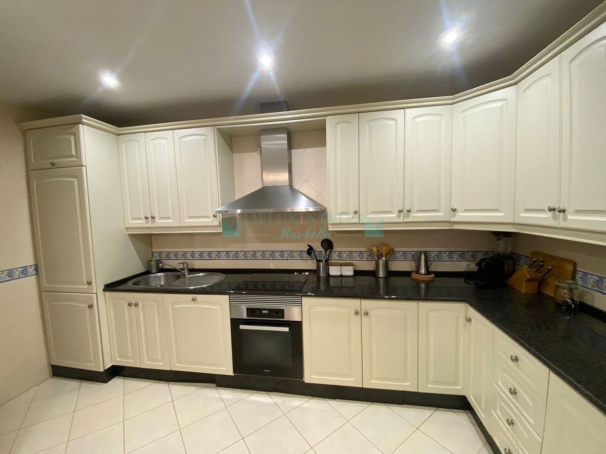 Apartment for sale in Elviria, Marbella East