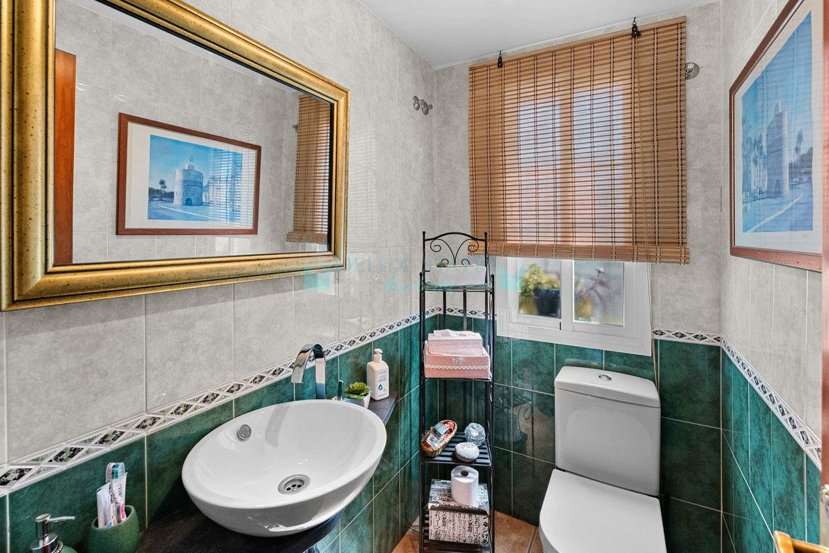 Town House for sale in Estepona