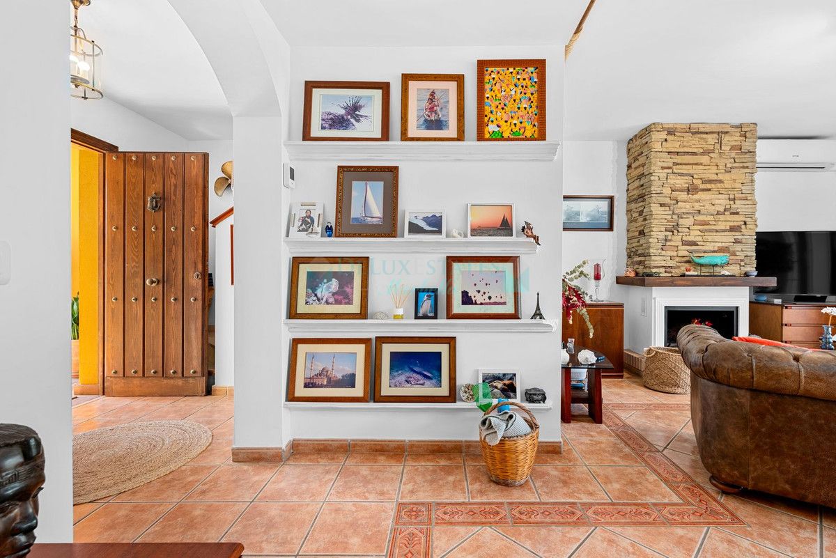 Town House for sale in Estepona