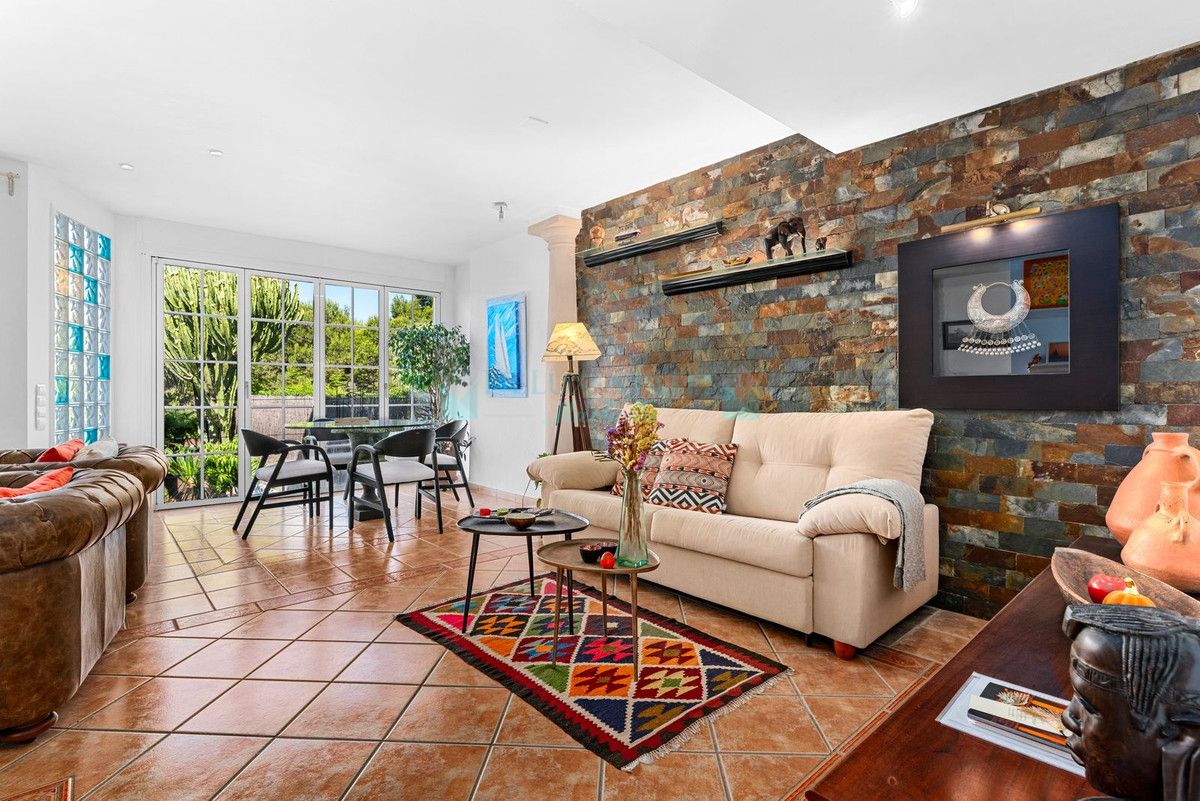 Town House for sale in Estepona
