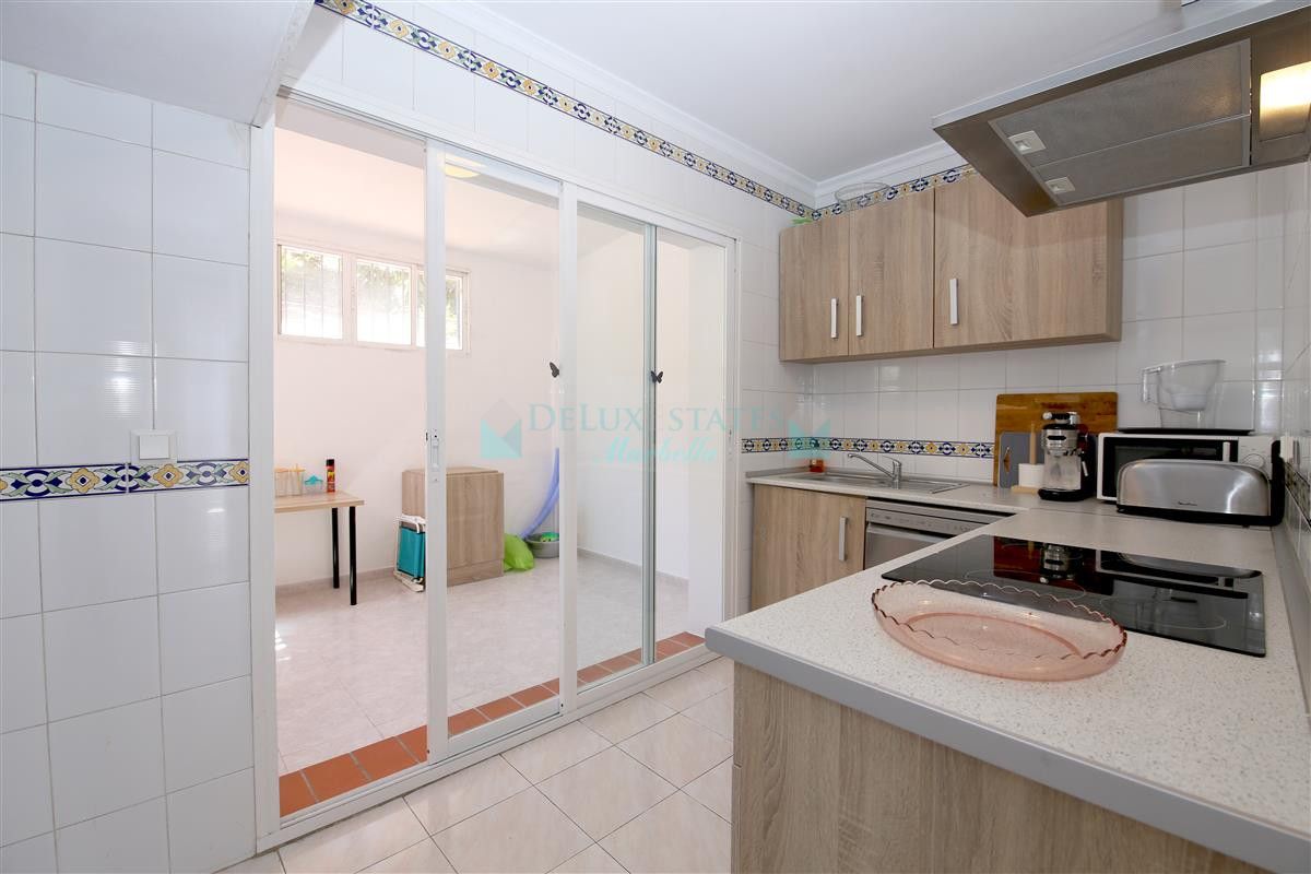 Town House for rent in Estepona