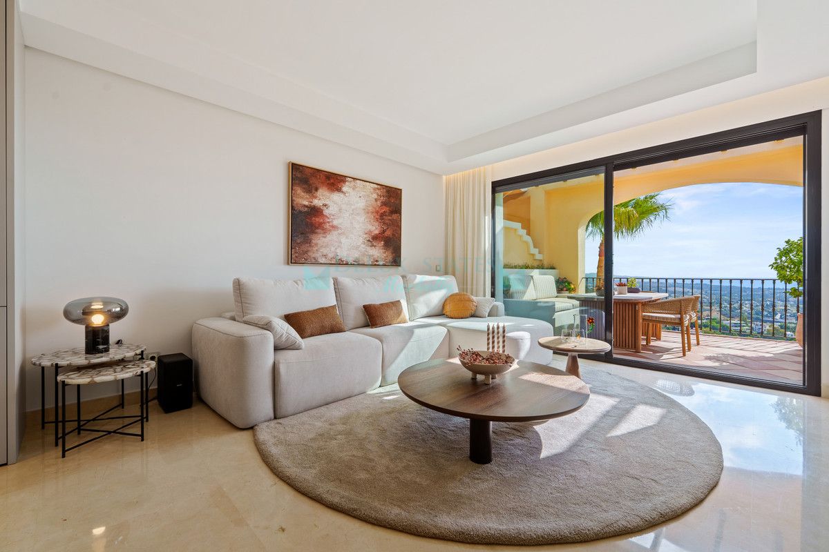 Penthouse for sale in Benahavis