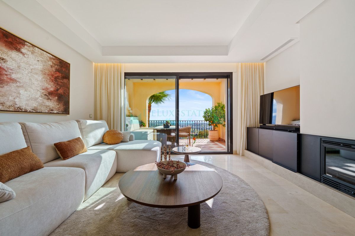 Penthouse for sale in Benahavis