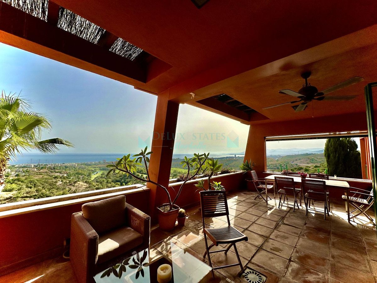 Penthouse for sale in El Rosario, Marbella East