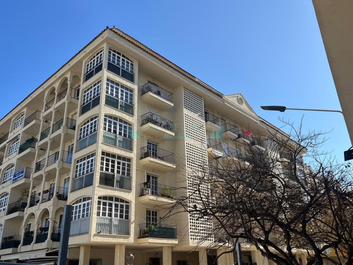 Apartment for sale in Estepona