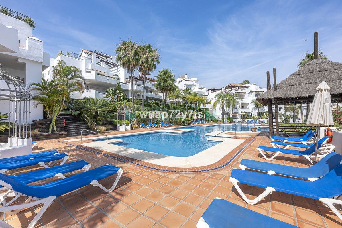Ground Floor Apartment for sale in Nueva Andalucia