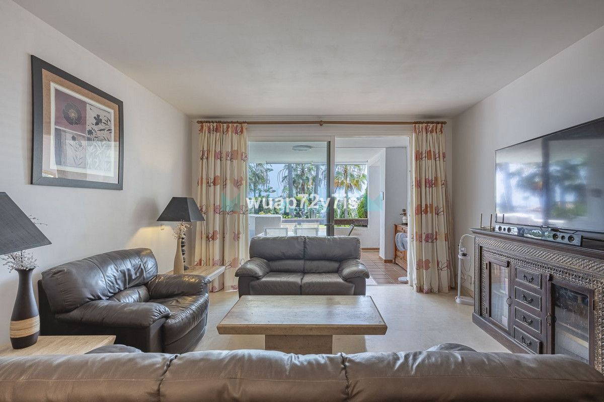 Ground Floor Apartment for sale in Nueva Andalucia