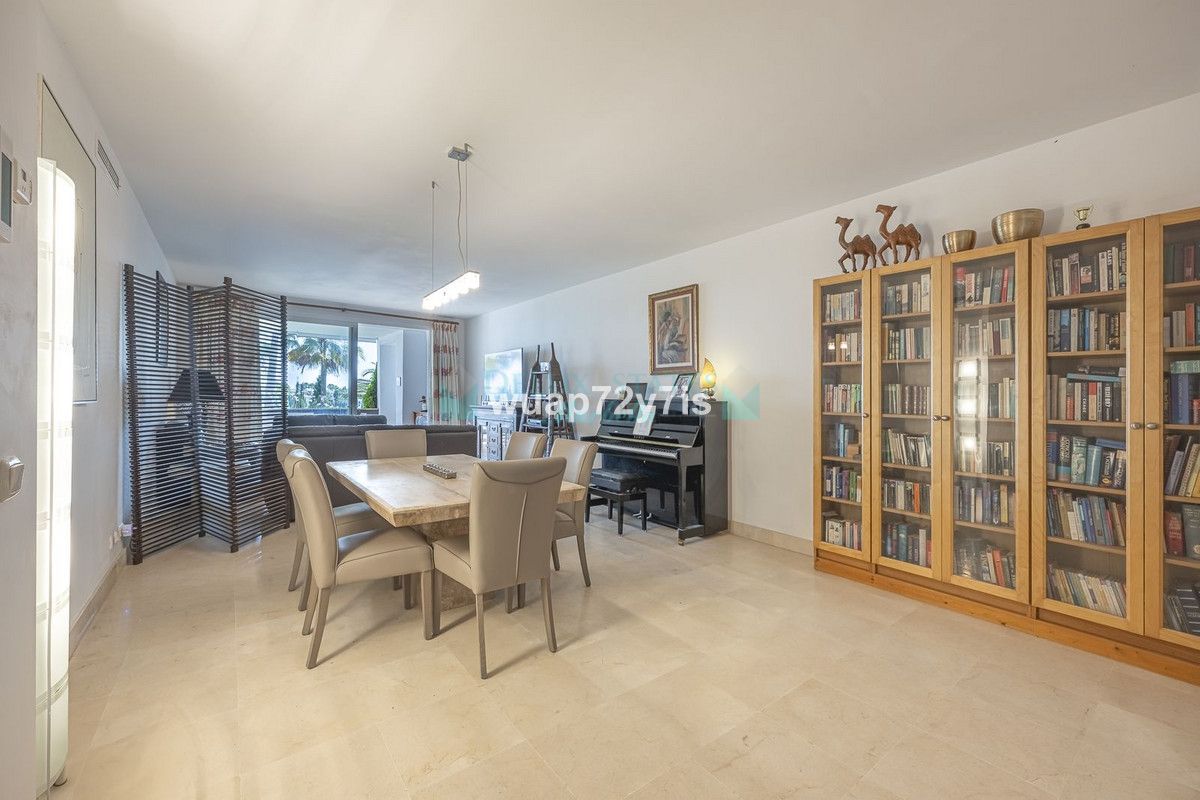 Ground Floor Apartment for sale in Nueva Andalucia