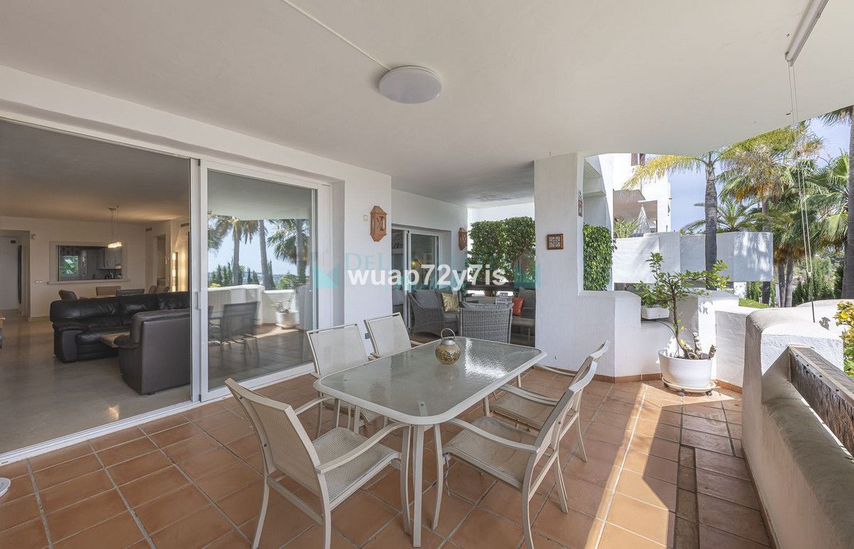 Ground Floor Apartment for sale in Nueva Andalucia