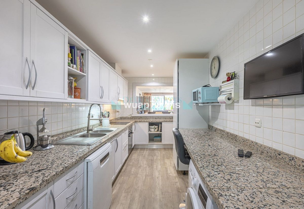 Ground Floor Apartment for sale in Nueva Andalucia