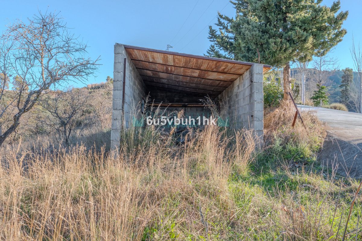 Plot for sale in Ojen