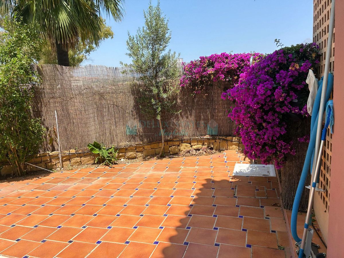 Villa for rent in Nueva Andalucia