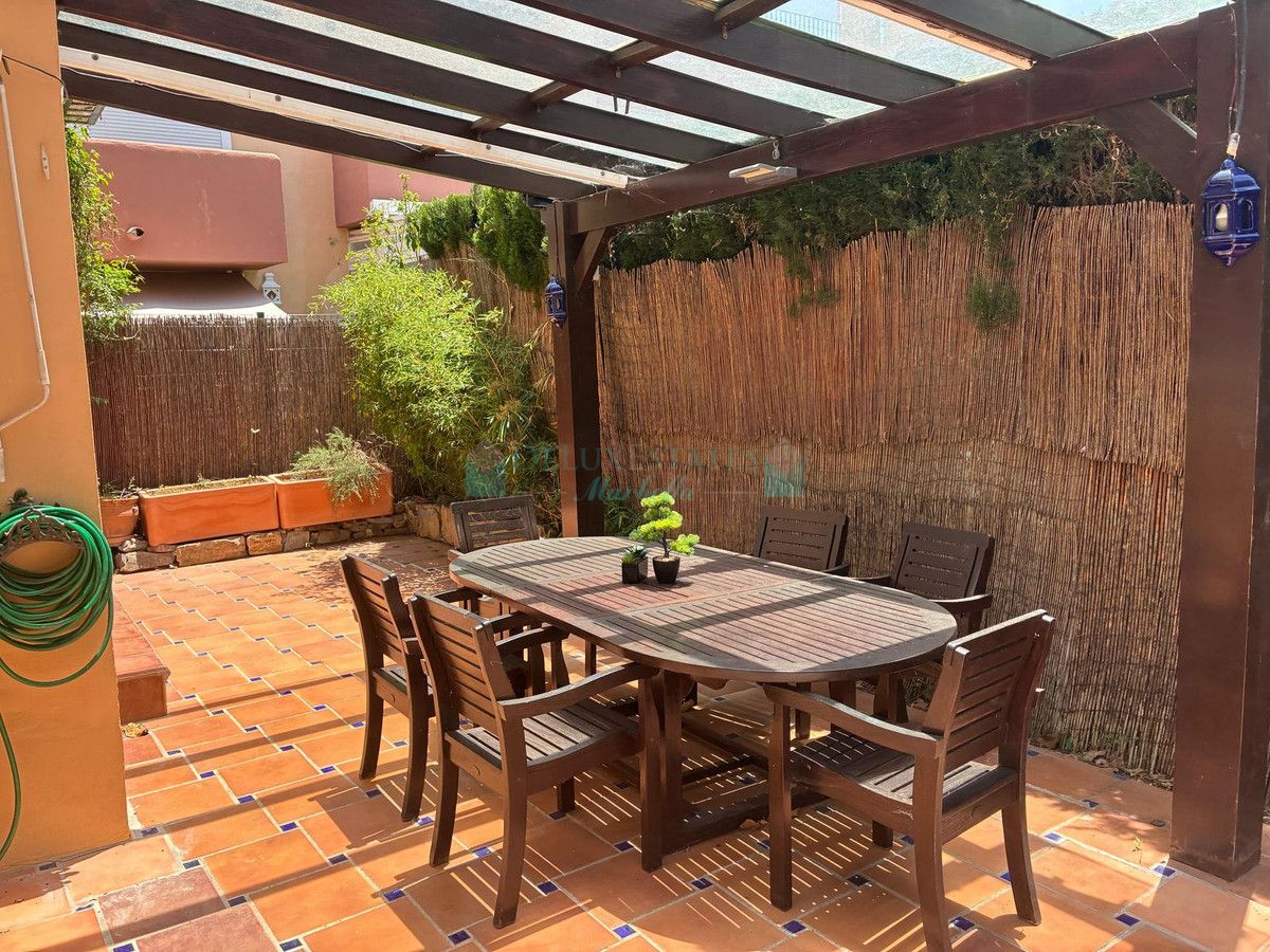 Villa for rent in Nueva Andalucia