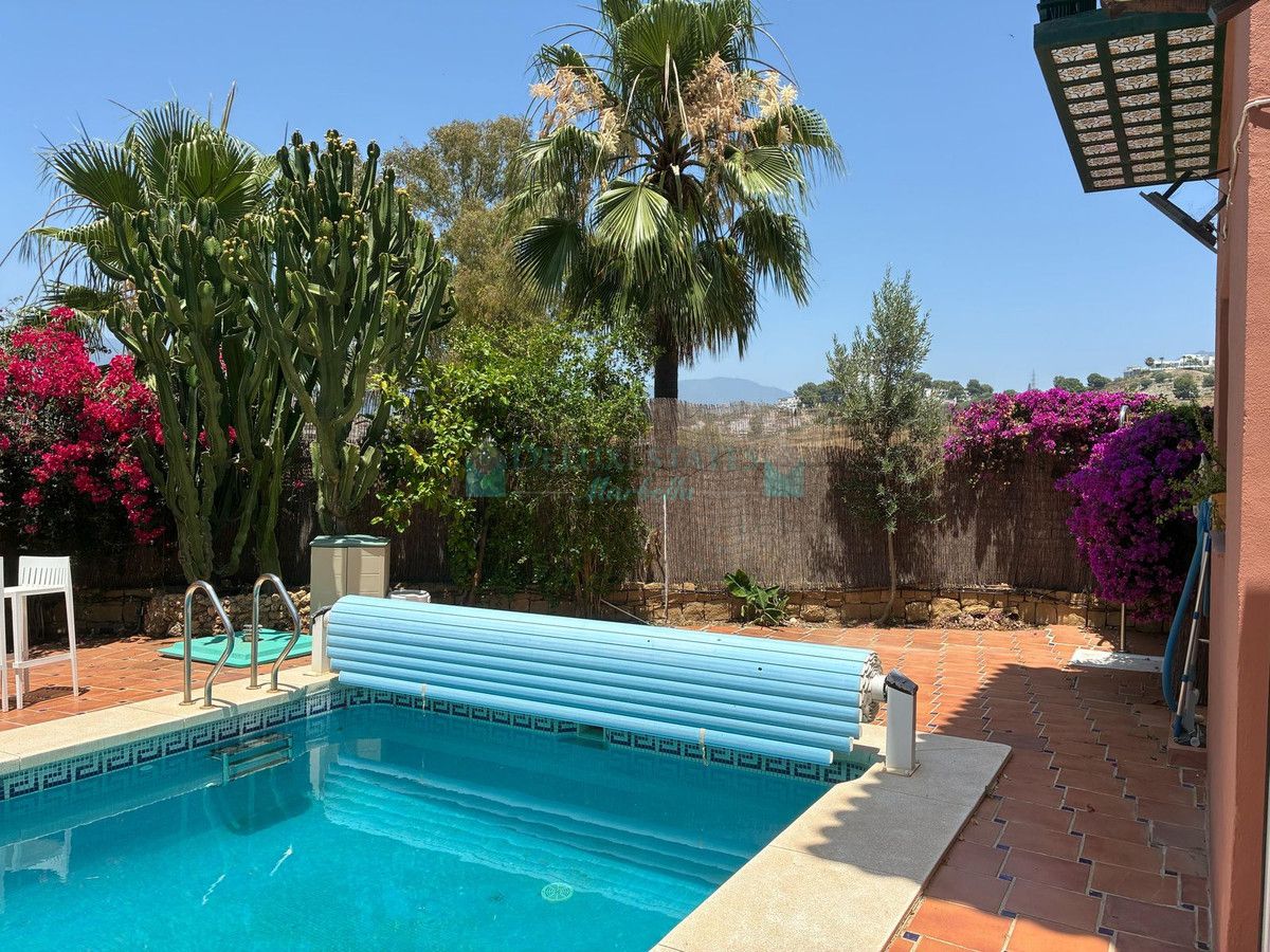 Villa for rent in Nueva Andalucia