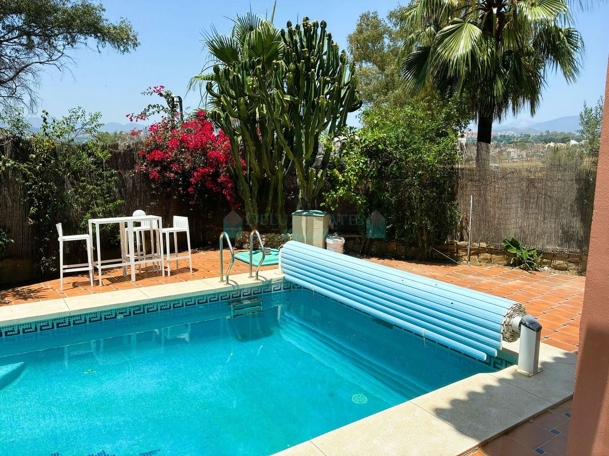 Villa for rent in Nueva Andalucia