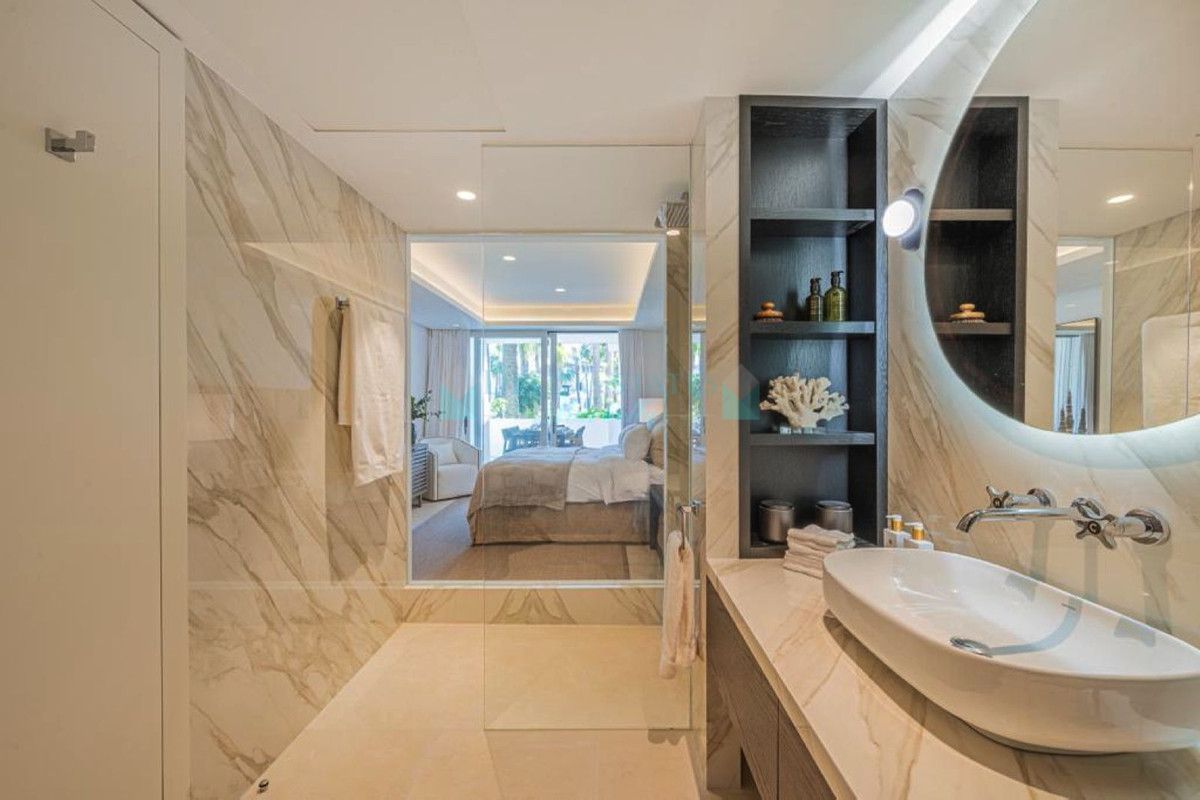 Ground Floor Apartment for sale in Marbella Golden Mile