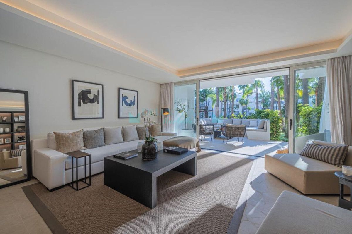 Ground Floor Apartment for sale in Marbella Golden Mile