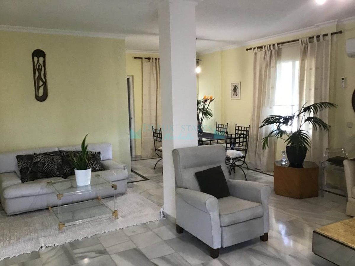 Villa for rent in Nueva Andalucia