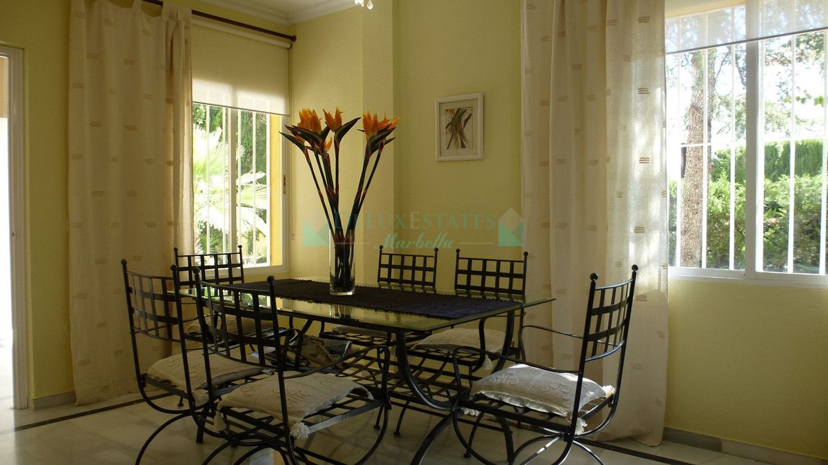 Villa for rent in Nueva Andalucia