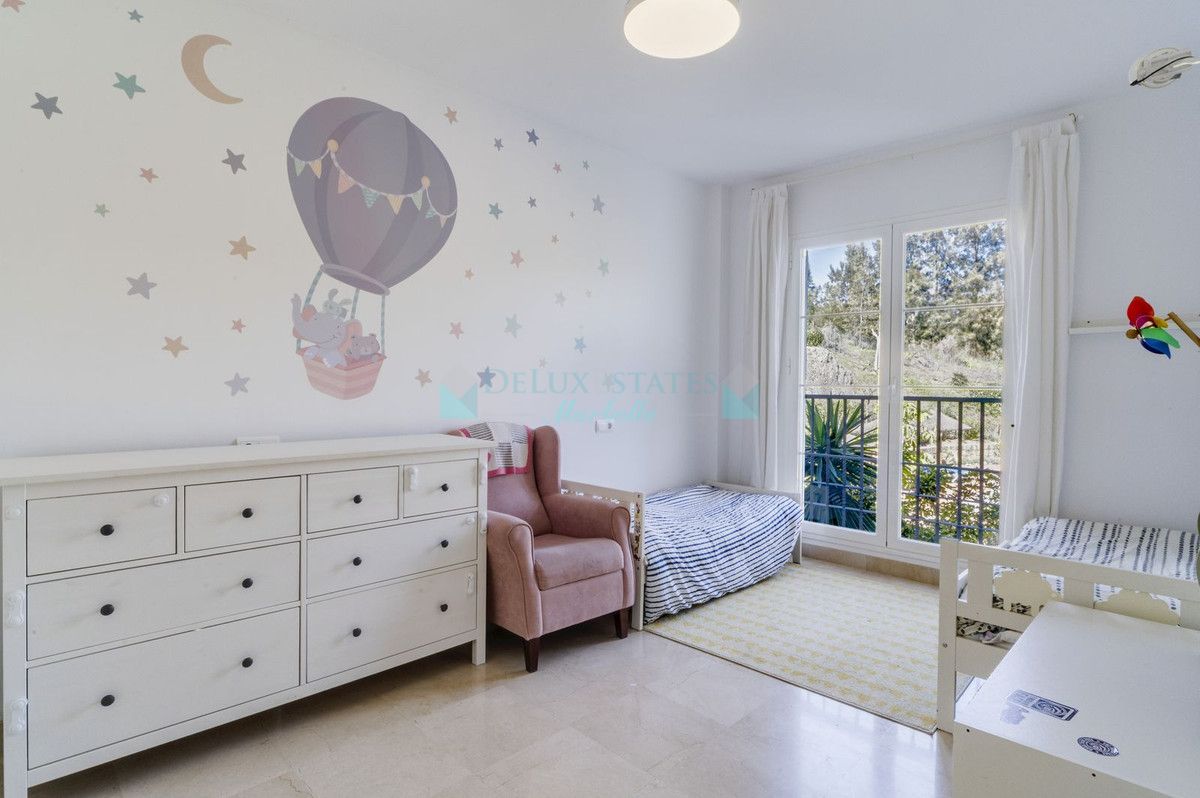 Apartment for sale in Los Arqueros, Benahavis