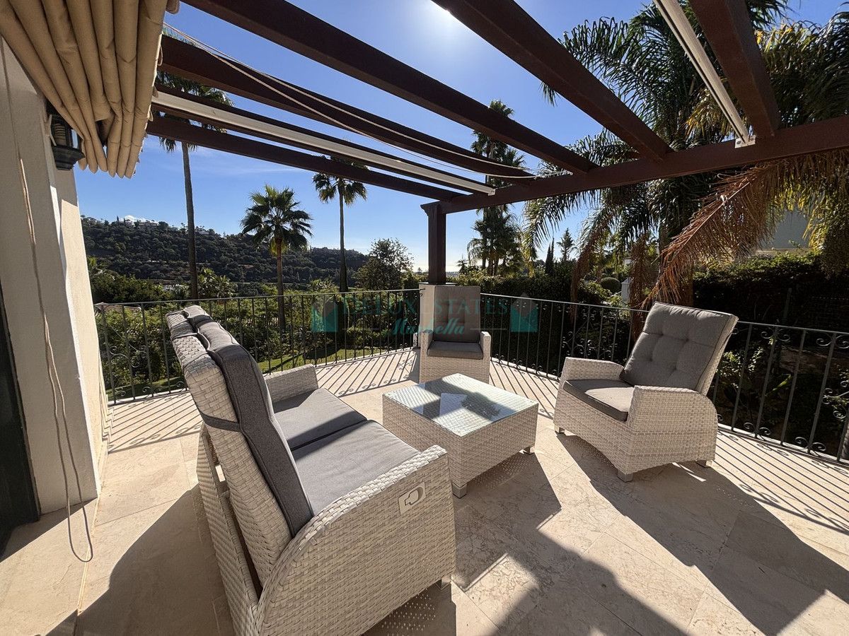 Villa for sale in Benahavis