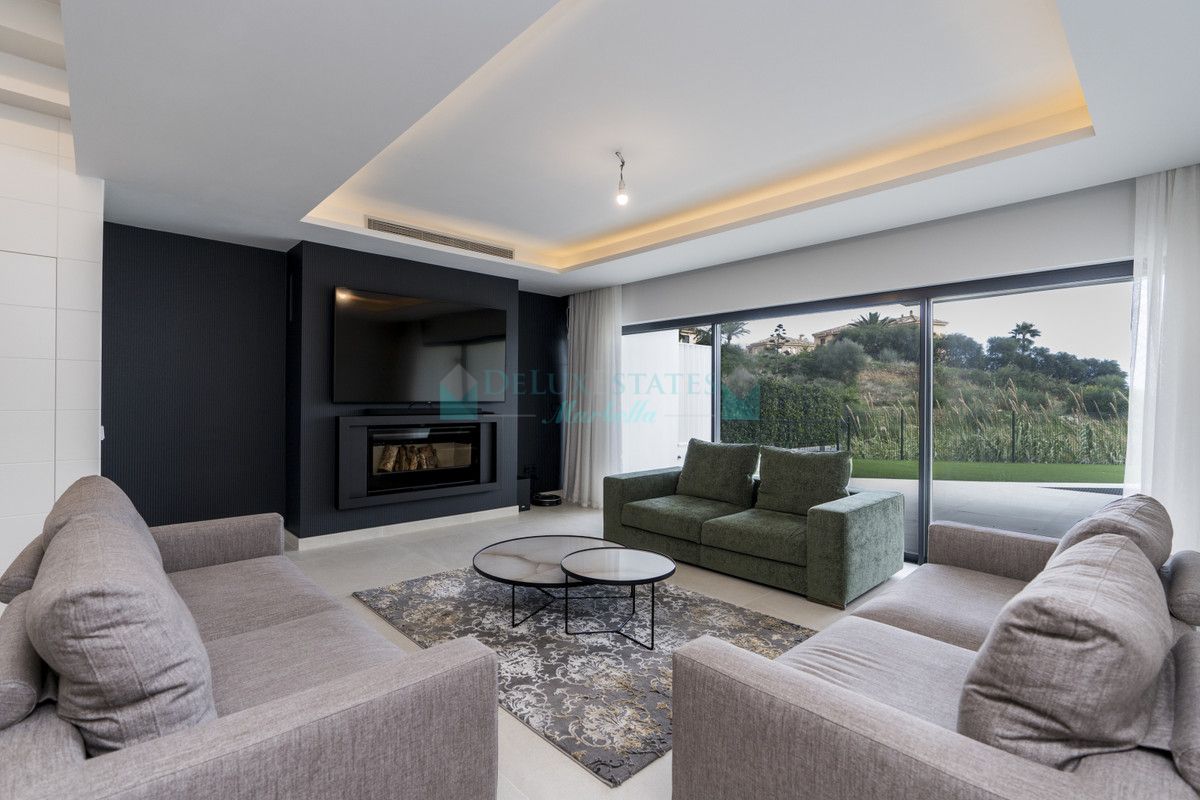 Semi Detached Villa for sale in Estepona
