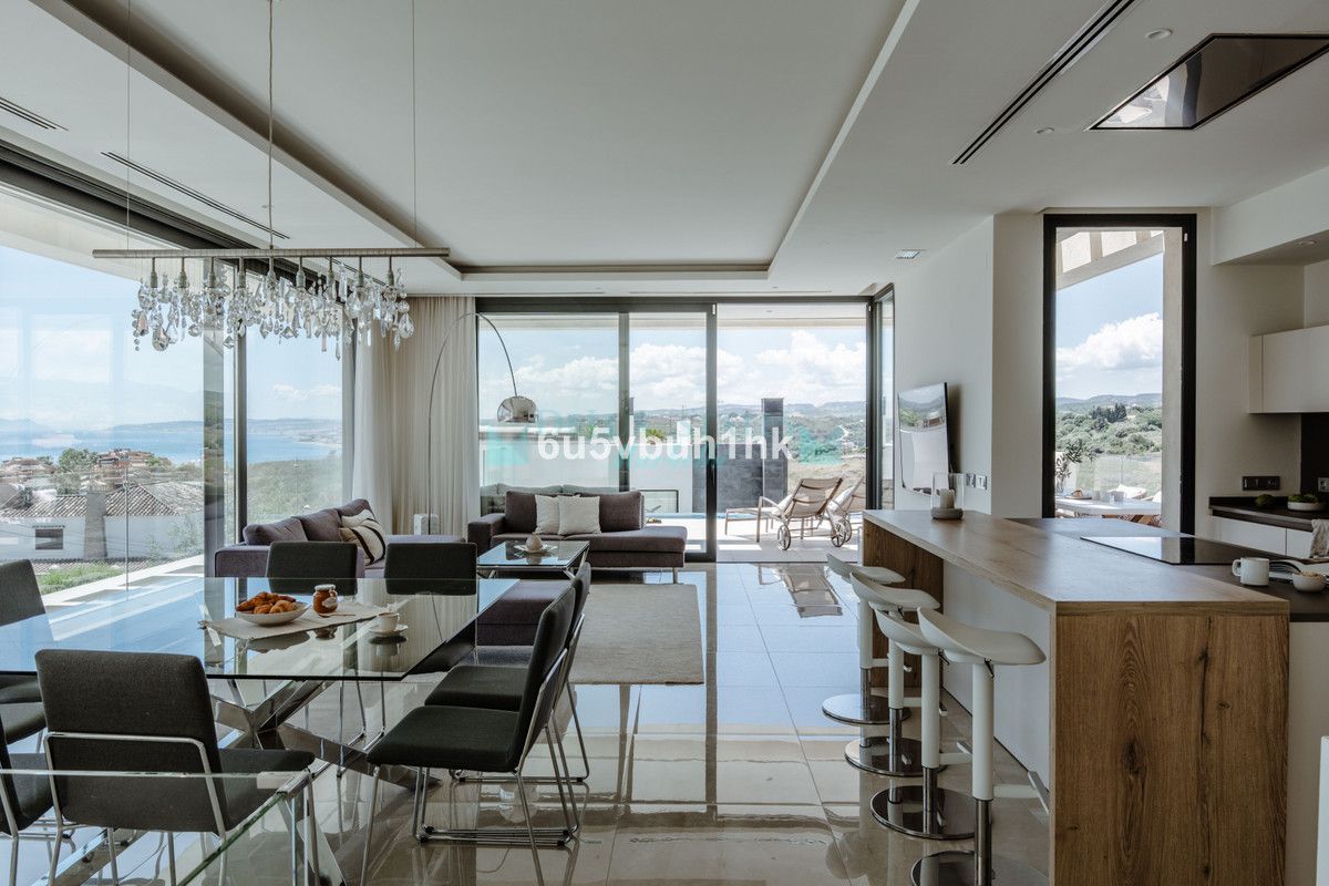 Villa for sale in Estepona