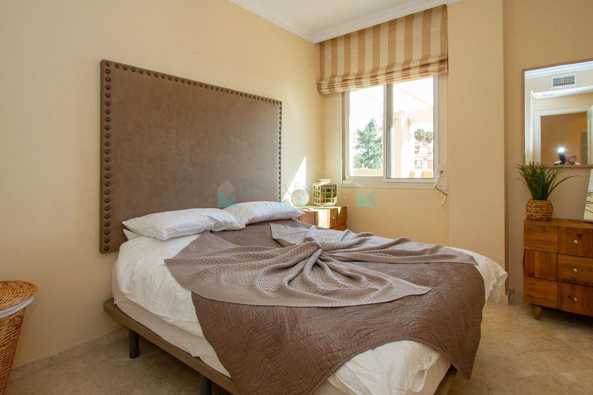 Penthouse for sale in La Mairena, Marbella East