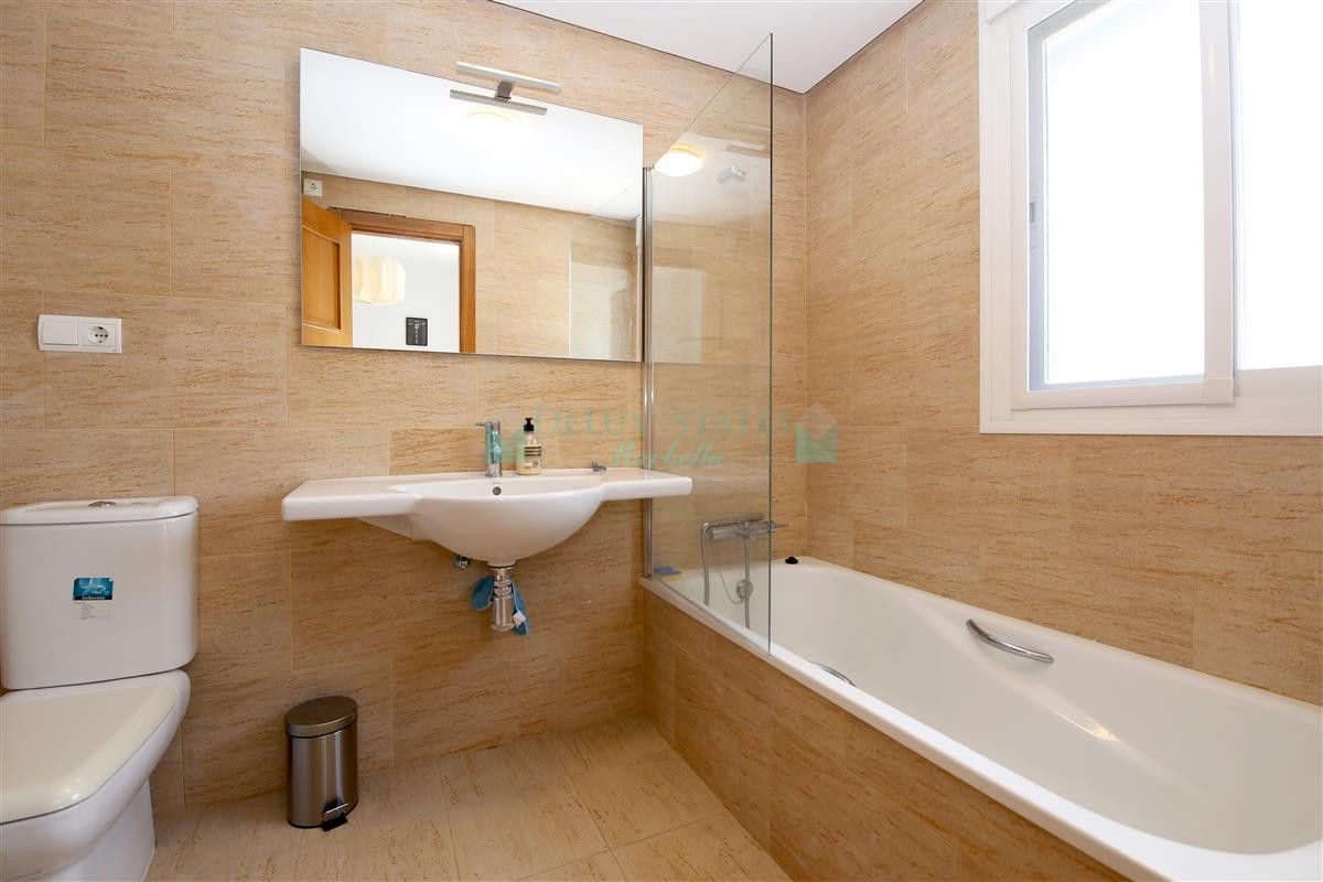 Town House for rent in Estepona