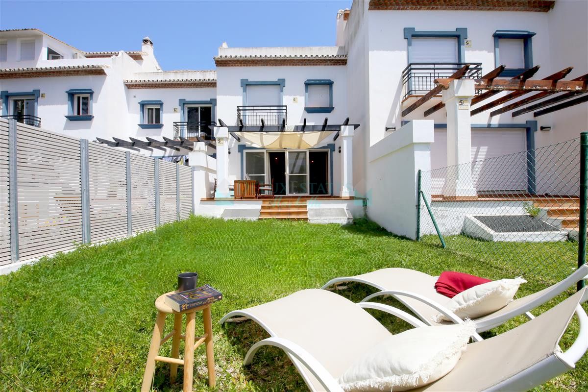 Town House for rent in Estepona
