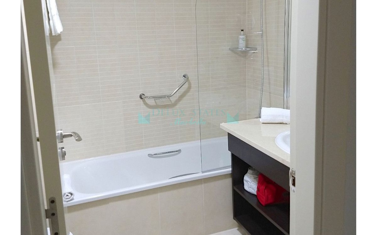 Apartamento en venta en Estepona