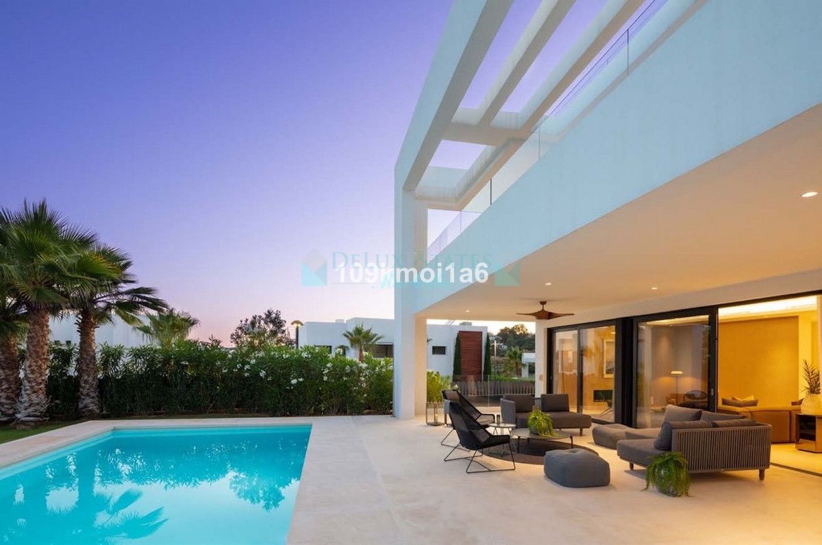 Villa for rent in Nueva Andalucia