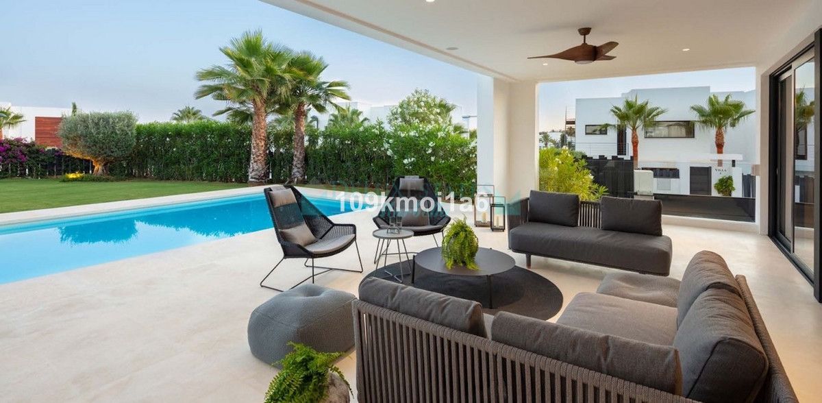 Villa for rent in Nueva Andalucia