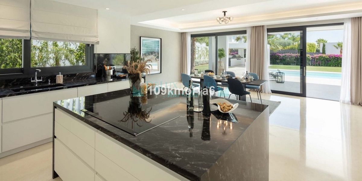 Villa for rent in Nueva Andalucia