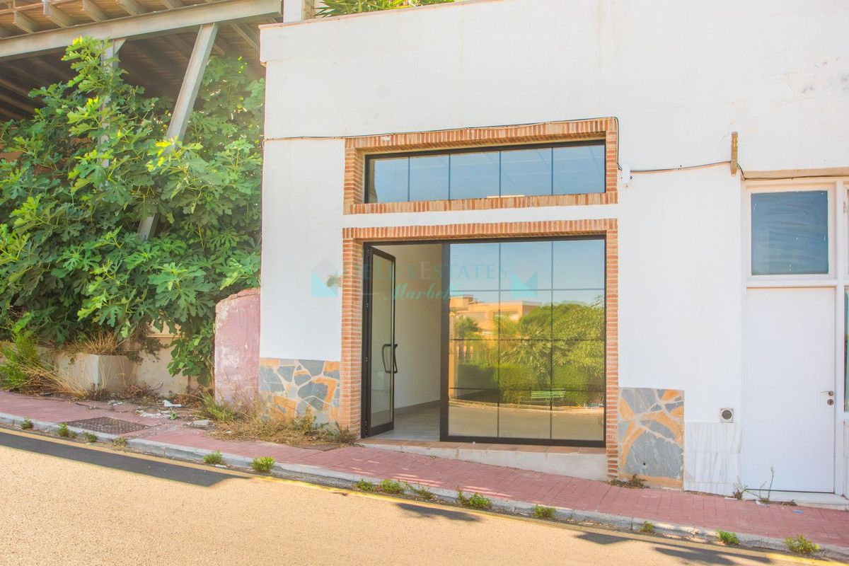 Shopping Centre for sale in La Mairena, Marbella East