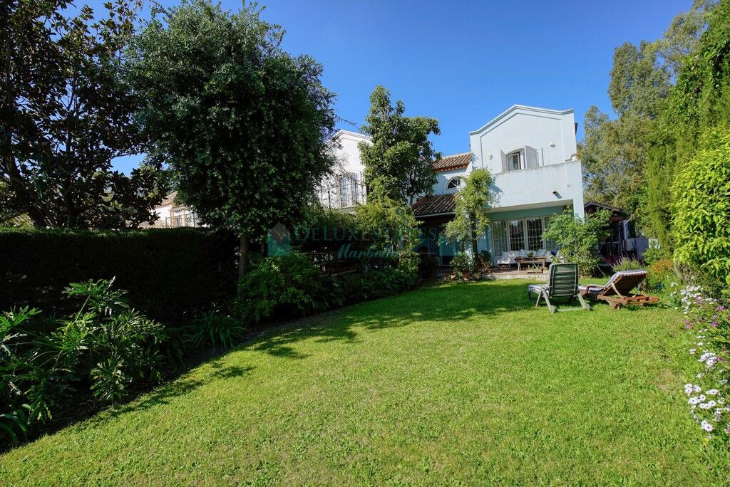 Villa for sale in Guadalmina Alta, San Pedro de Alcantara