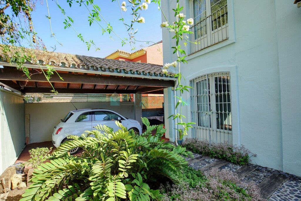 Villa for sale in Guadalmina Alta, San Pedro de Alcantara