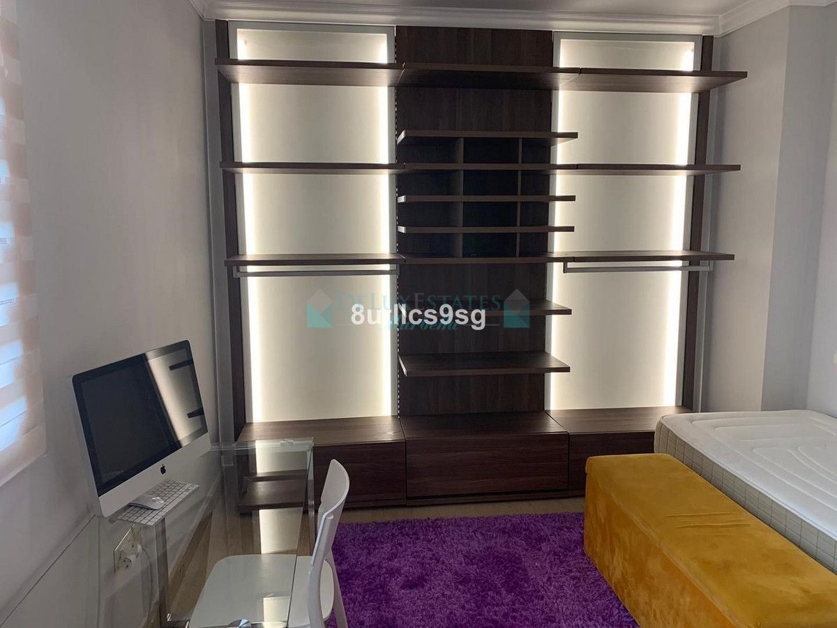 Apartment for sale in Estepona