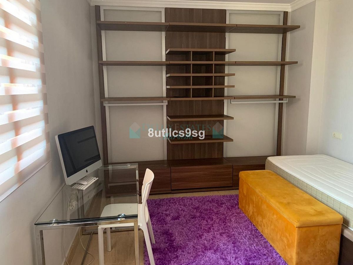 Apartment for sale in Estepona