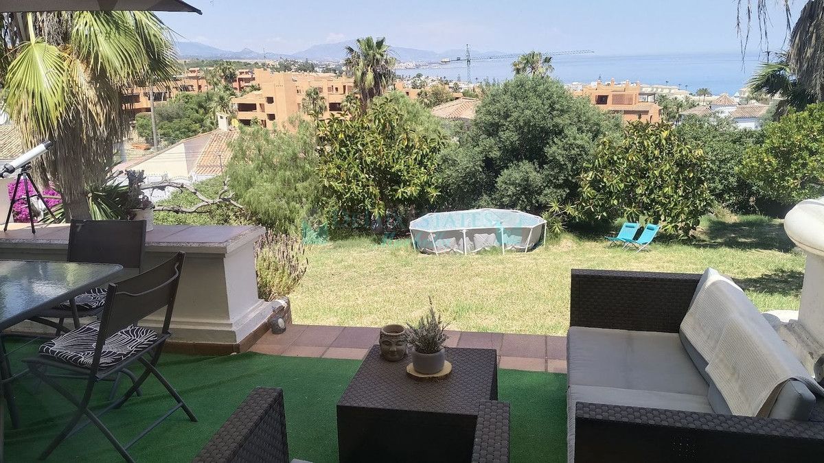 Villa for rent in Estepona