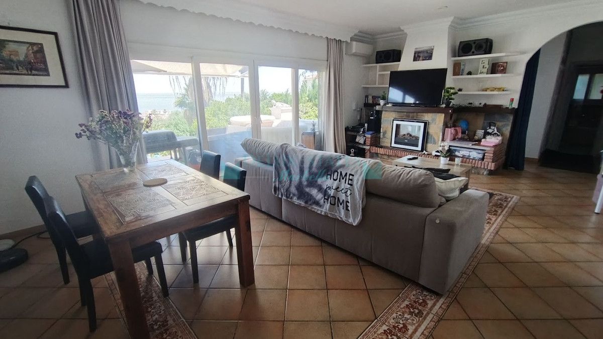 Villa for rent in Estepona
