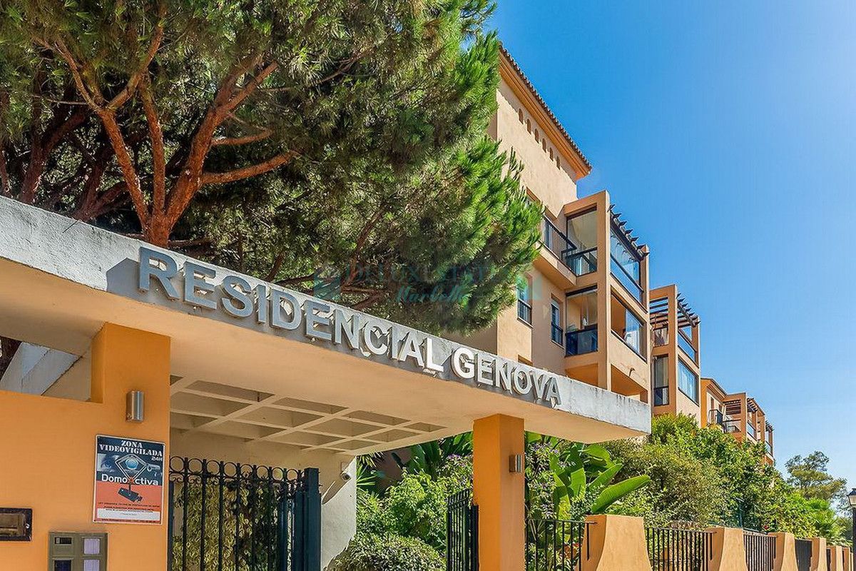 Apartment for sale in Elviria, Marbella East