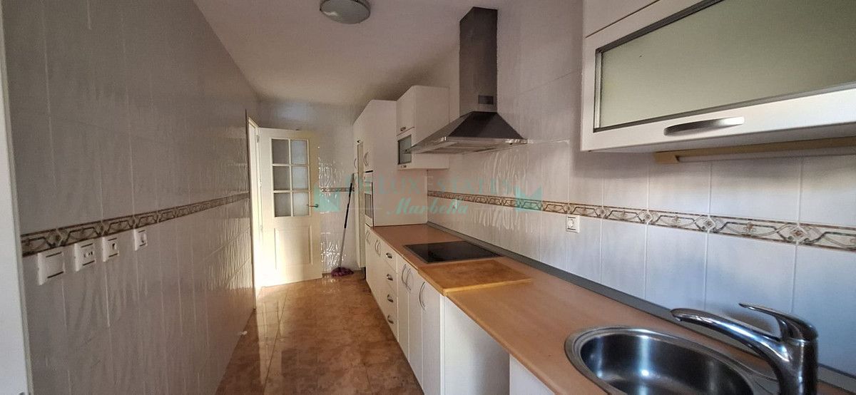 Apartment for sale in Elviria, Marbella East