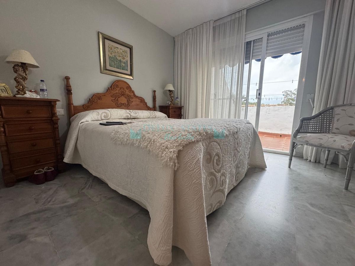 Town House for sale in Atalaya, Estepona