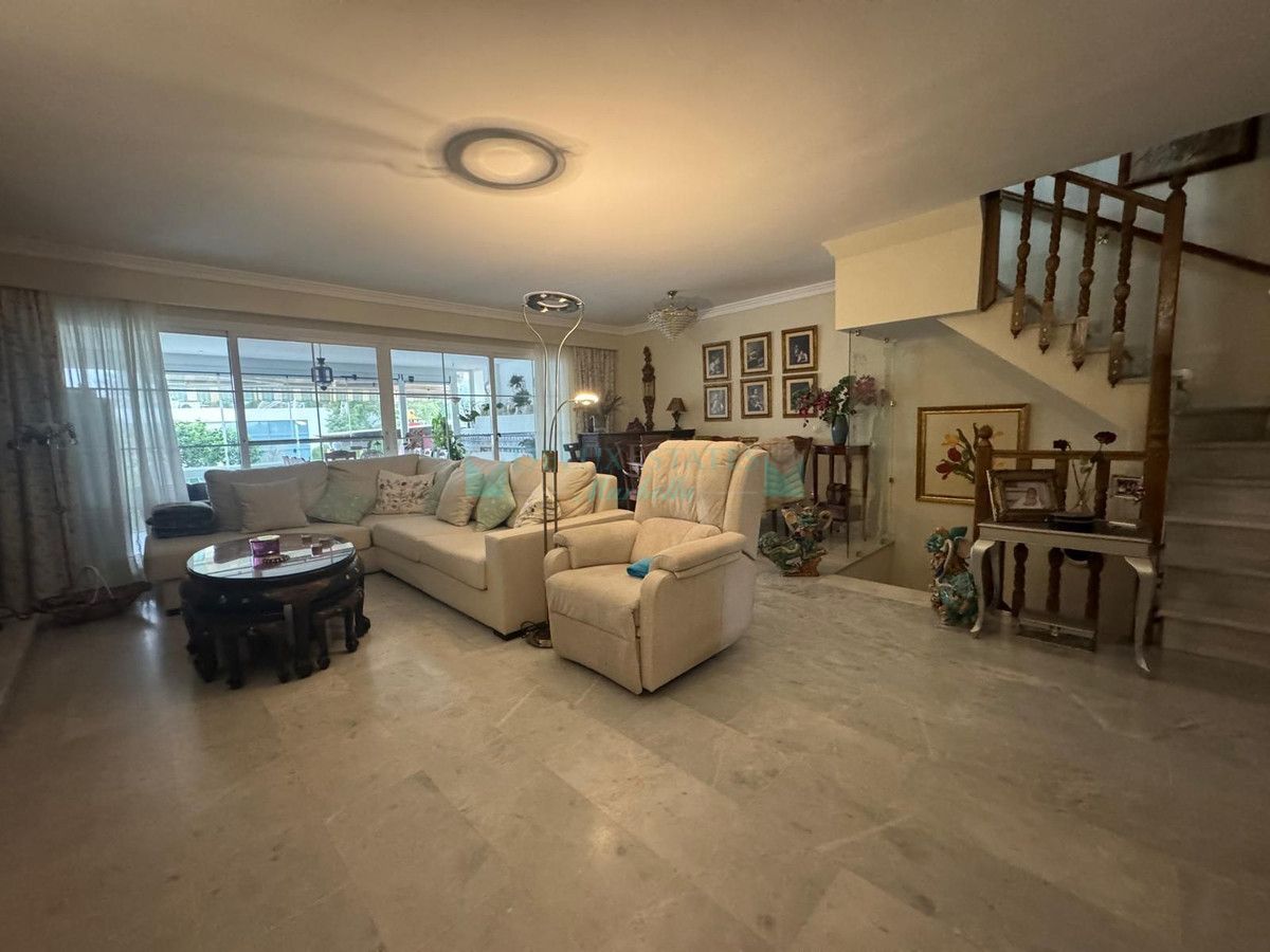 Town House for sale in Atalaya, Estepona