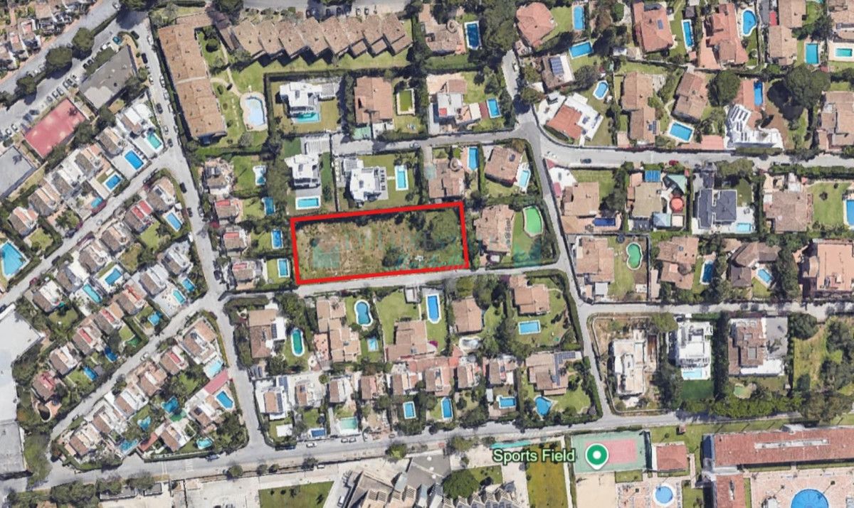 Residential Plot for sale in Atalaya, Estepona