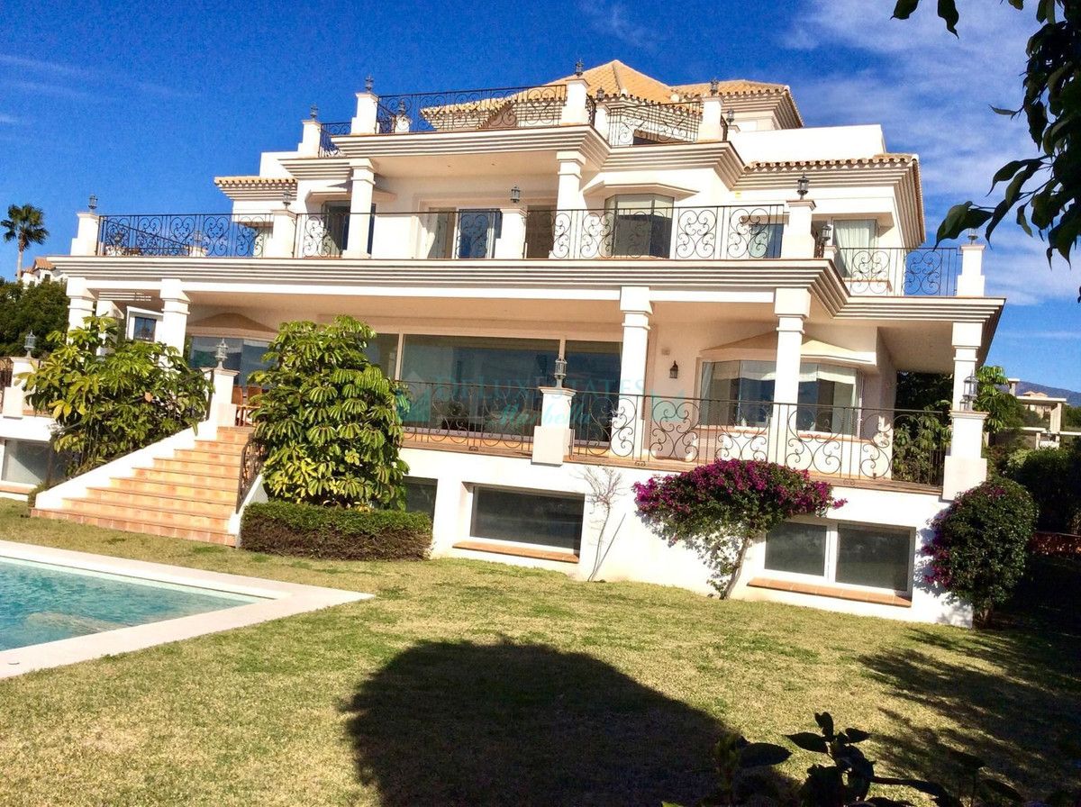 Villa en venta en Los Flamingos, Benahavis